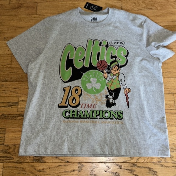 Short Sleeve Boston Celtics
Graphic T-Shirt - Original Use™ Heathered
Gray XL - Picture 4 of 5
